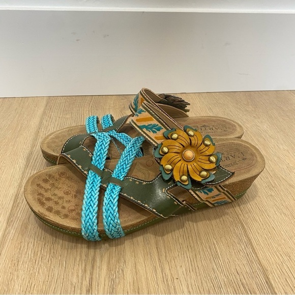 Spring Step by L’Artiste Deoanna Flower Leather Sandal - Picture 4 of 6
